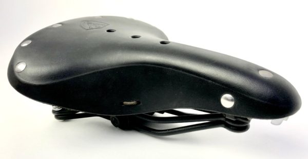 city trekk leather saddle bicycle bike gyes pg 0 scaled