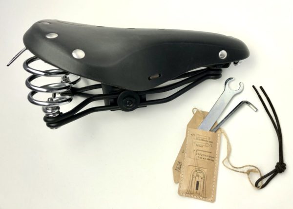 city trekk leather saddle bicycle bike gyes pg 3 scaled